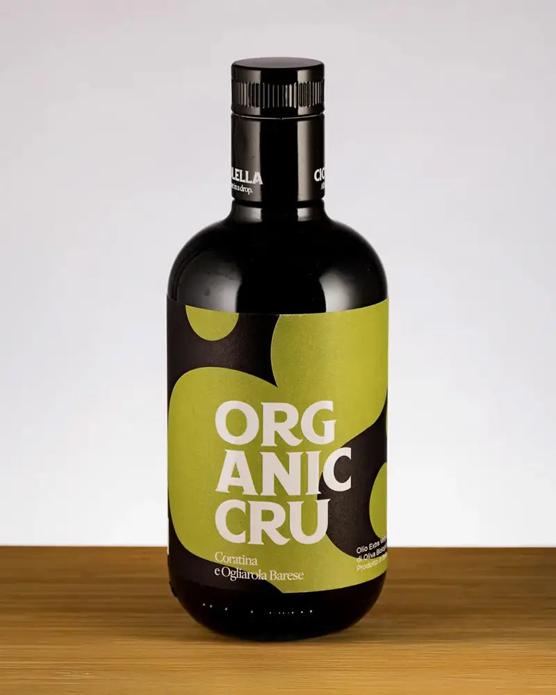 Schwarze Flasche Olivenöl Organic Cru von Ciccolella